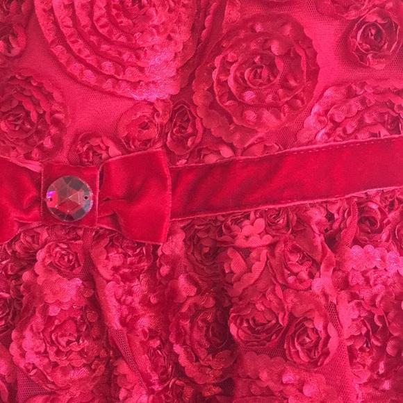 ✨✨Girl's red Beautiful dress size 5t✨✨ - Picture 7 of 8